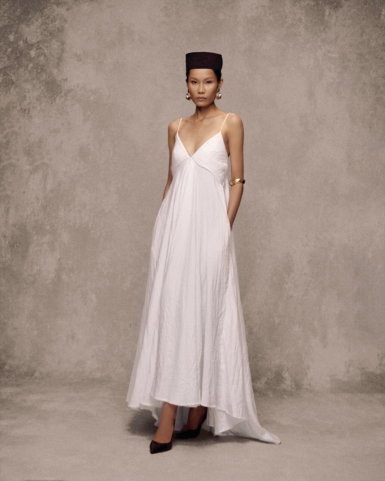Bạch Đằng Muslin Gown