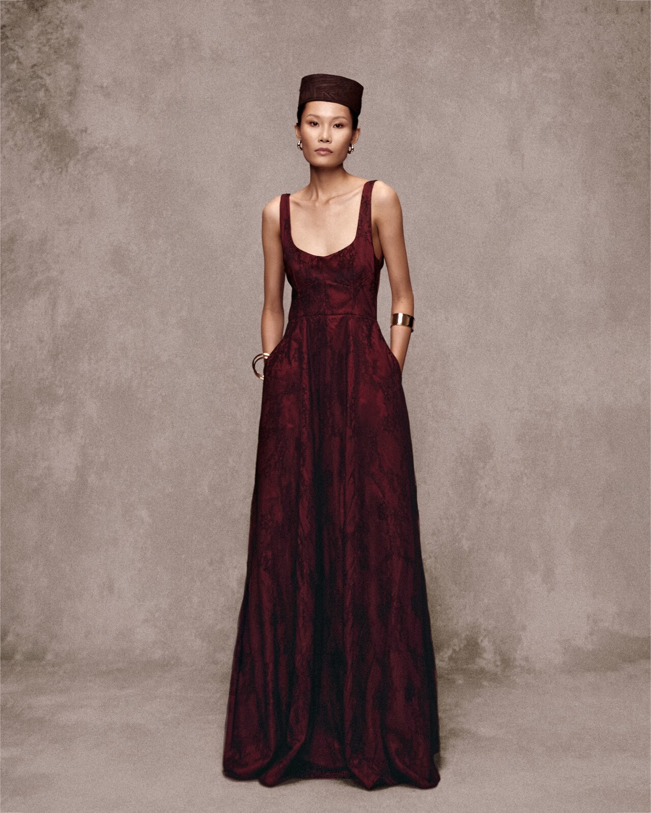 Nhà Rồng Tafta Gown