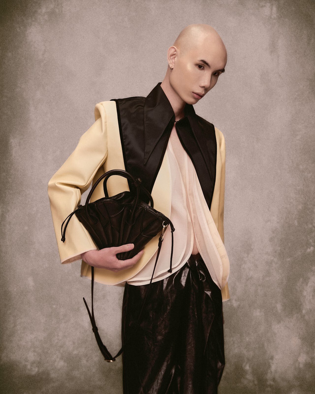 Hạm Đạm Leather Blazer