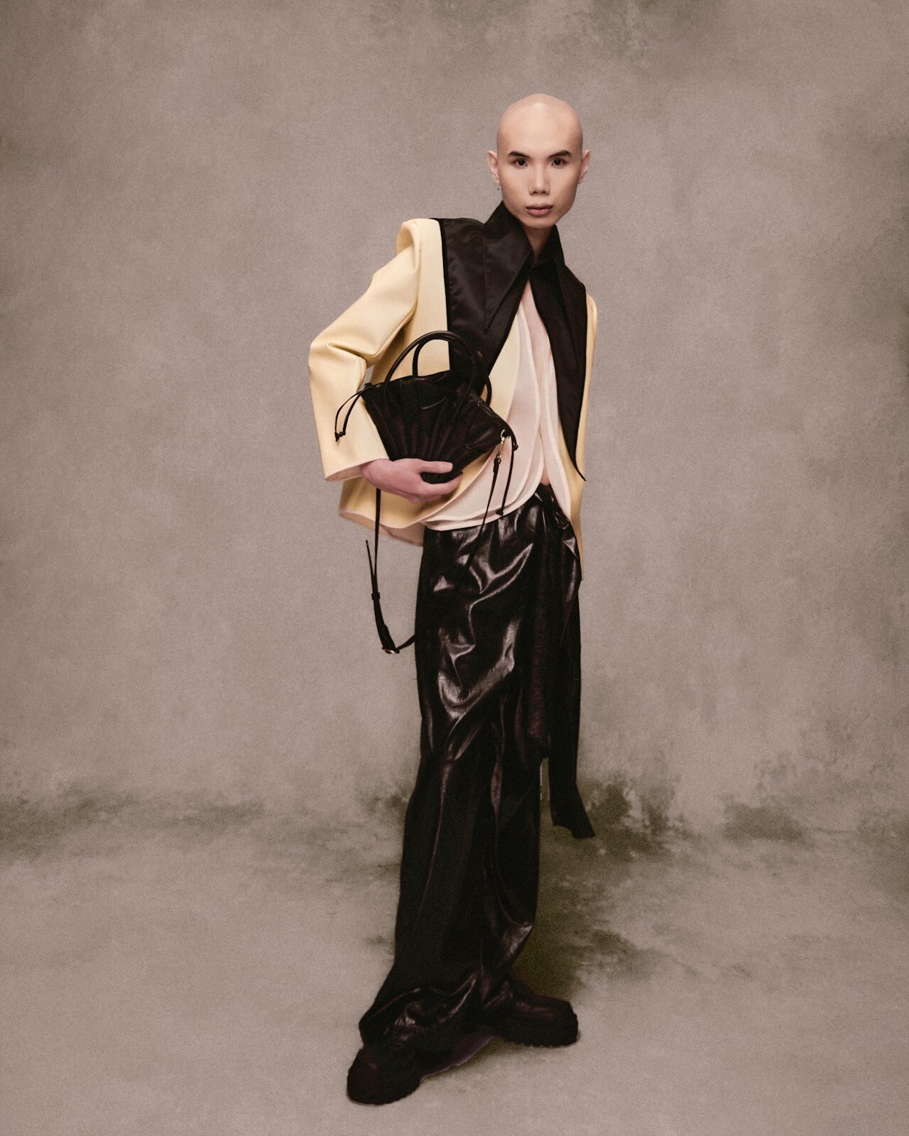 Hạm Đạm Leather Blazer