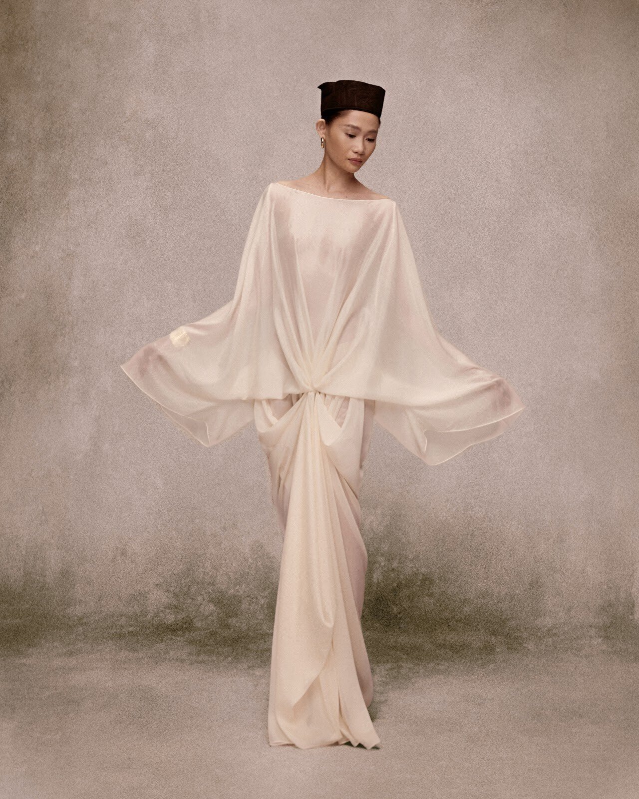 Perle de l’Orient Chiffon Gown