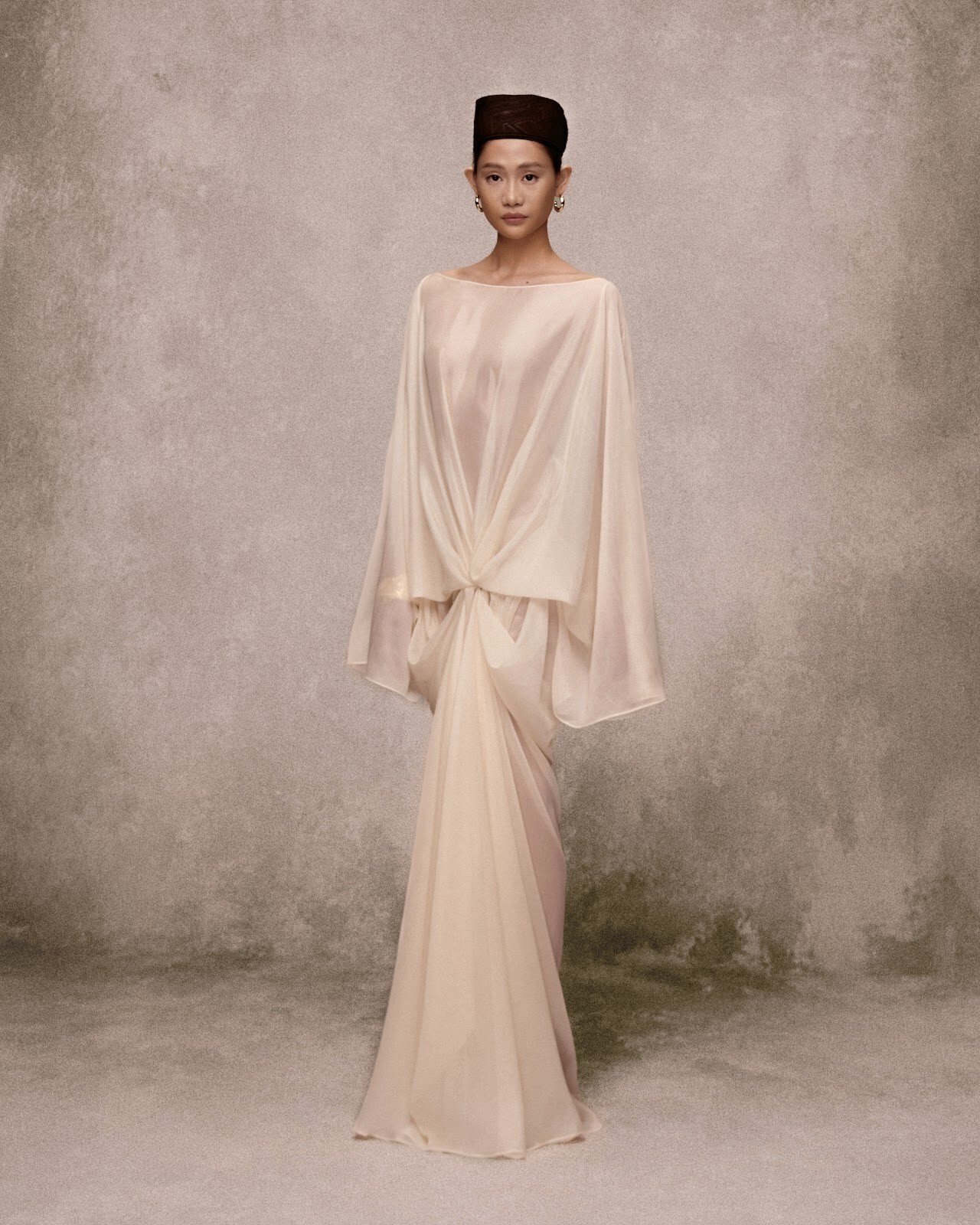 Perle de l’Orient Chiffon Gown