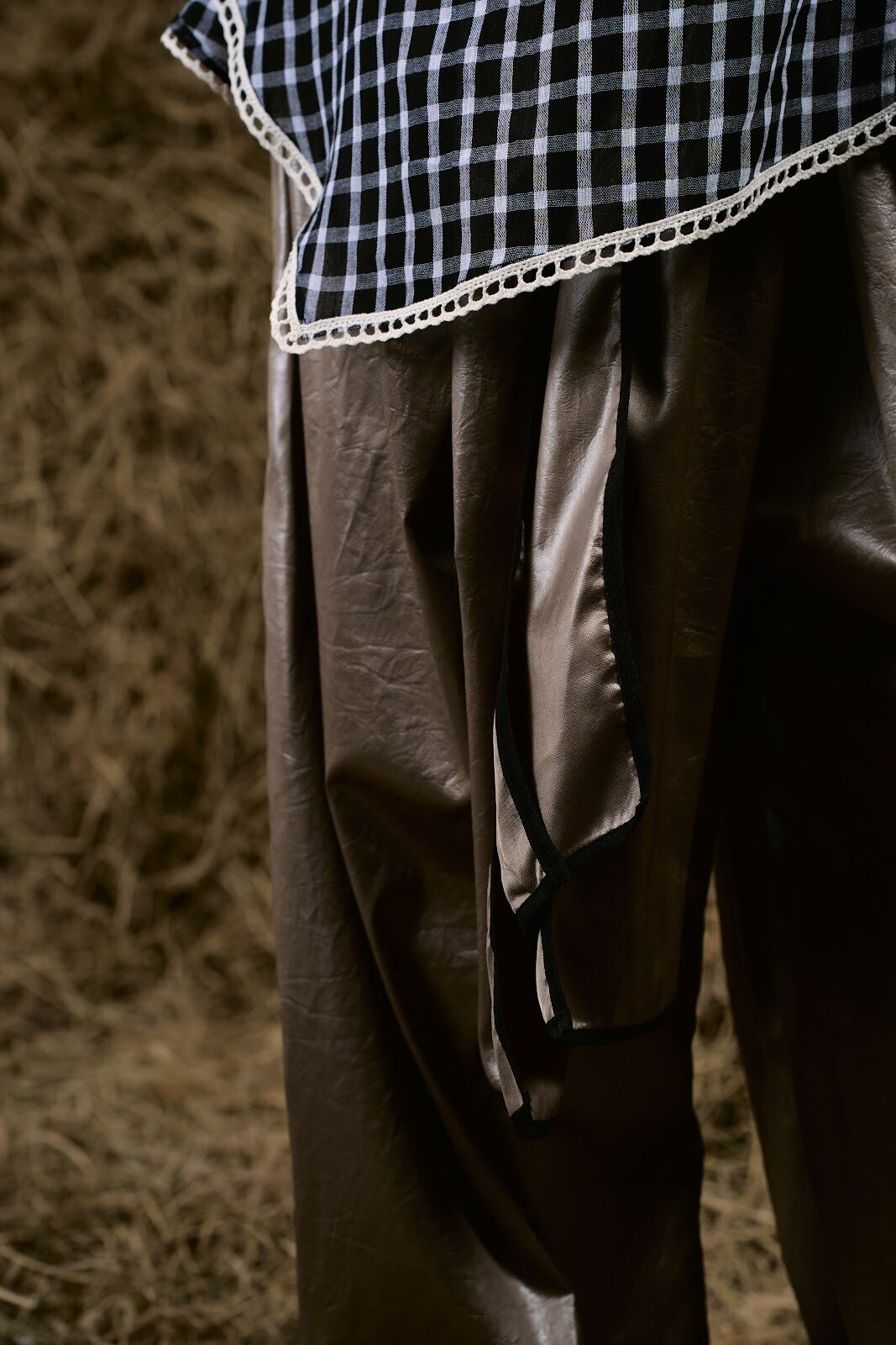 HẢO HỚN LEATHER PANTS