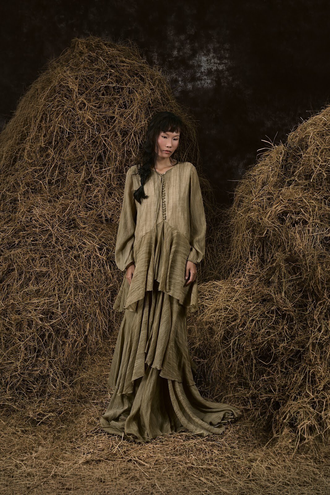 ĐÒNG ĐÒNG SILK V-NECK RUFFLED GOWN