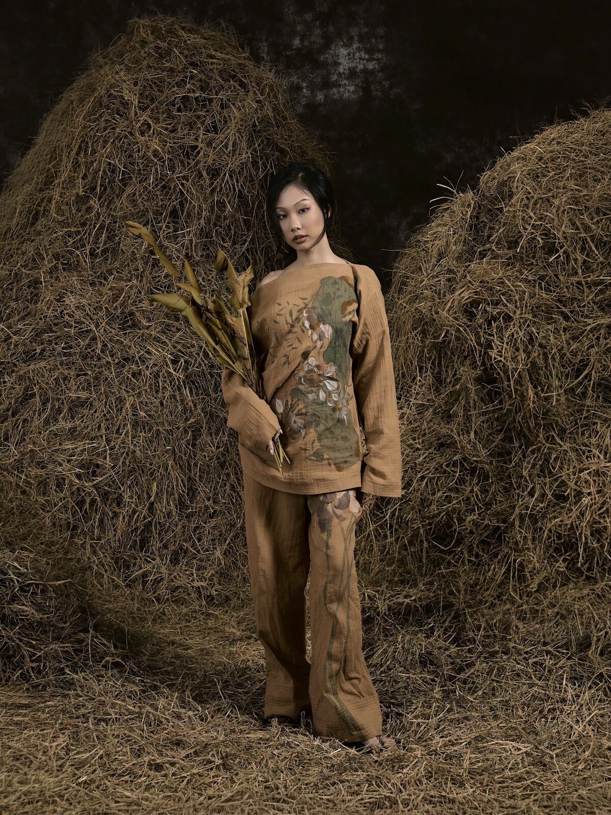 ĐÔN HẬU MUSLIN HAND-PAINTED BLOUSE