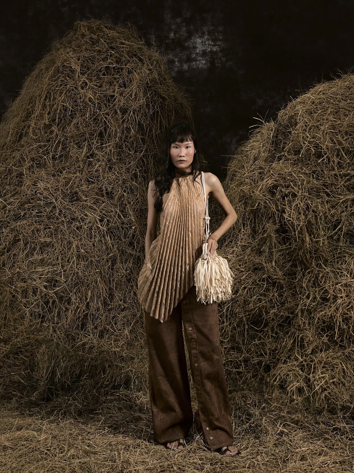 BA CHÚC PLEATING HALTER TOP