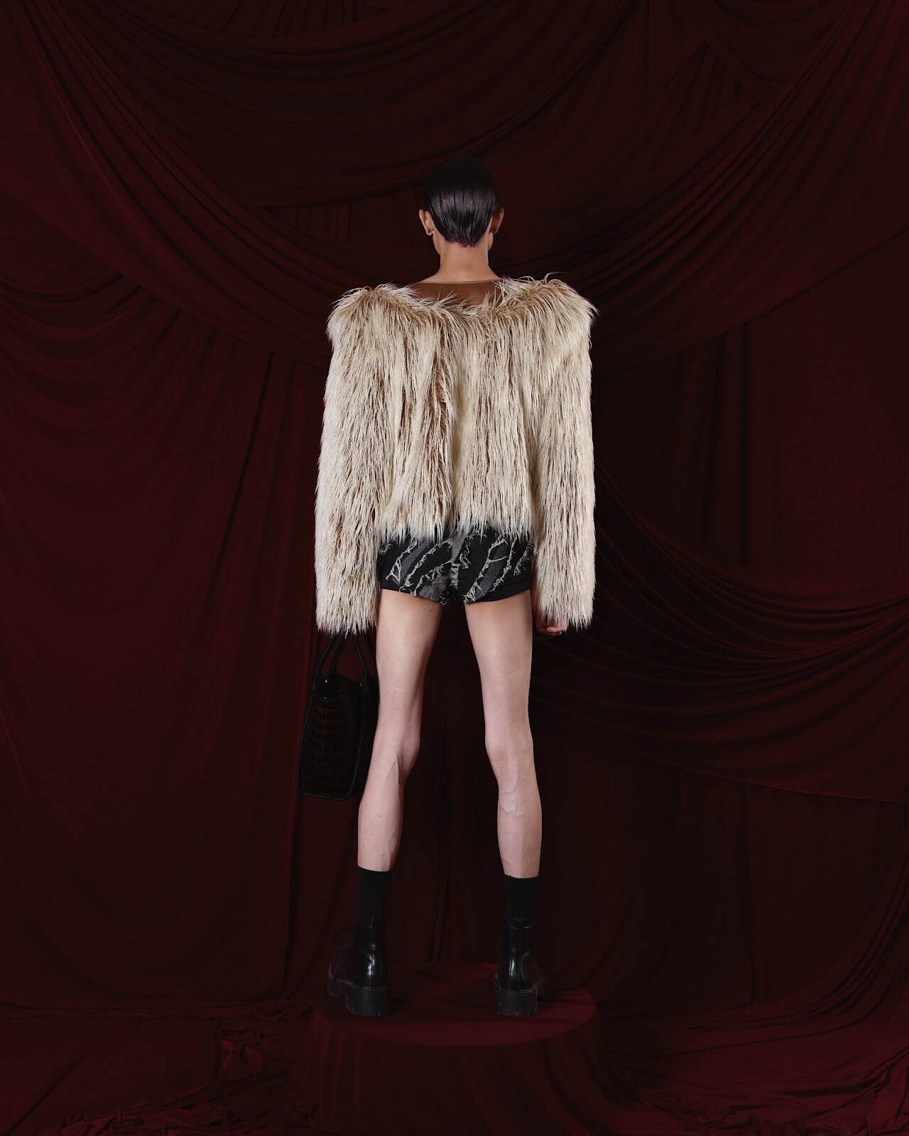 Mái Tranh Feathered Jacket