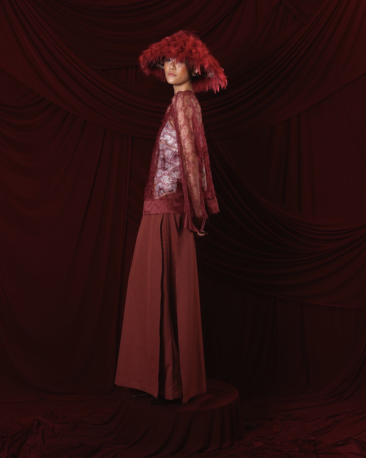 Ráng Chiều Lace Blouse